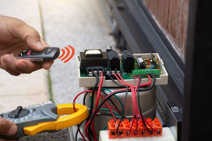 Pose de gaines électriques pour portail à La Réunion